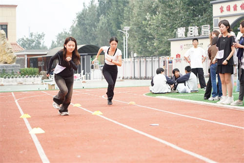 北京东方红学校明德学院运动会g