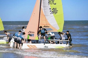 清华志清中学国际部菠萝艺术节——艺展风采，扬帆起航